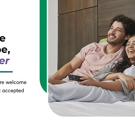 Treebo Royal Comfort New Delhi Luaran gambar