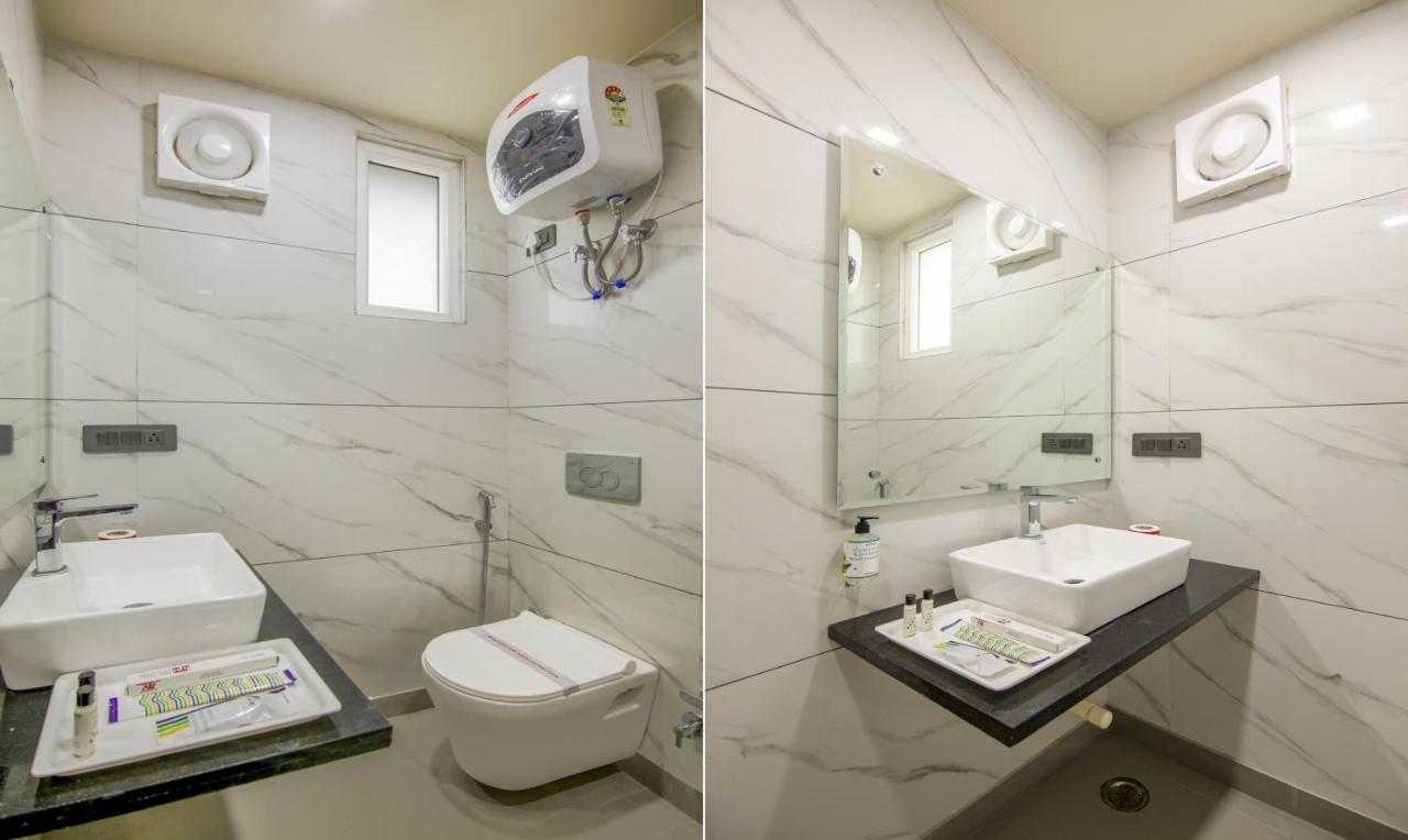 Treebo Royal Comfort New Delhi Luaran gambar