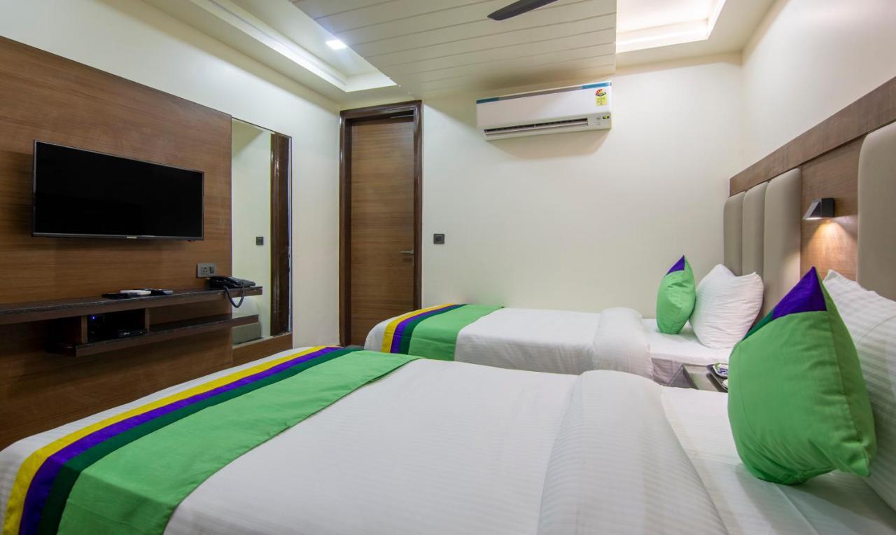 Treebo Royal Comfort New Delhi Luaran gambar