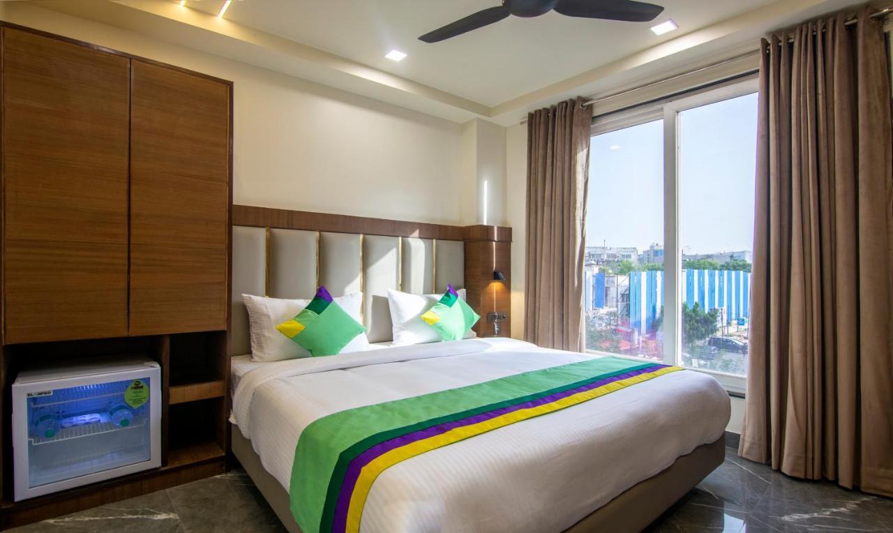 Treebo Royal Comfort New Delhi Luaran gambar